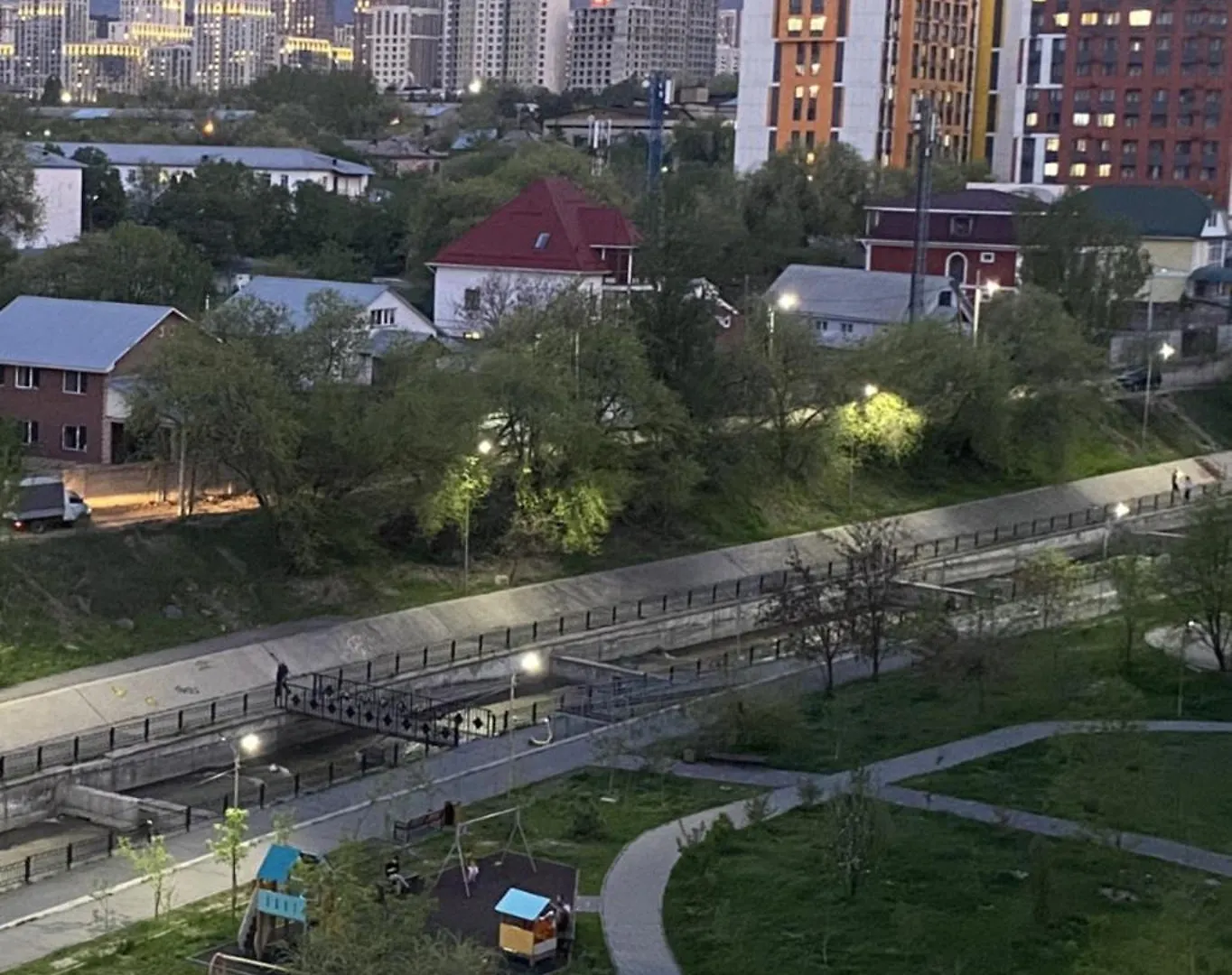 Apartment Просторная 2-Комнатная Квартира С Прекрасным Видом На Горы И Речку Almaty Kazakhstan